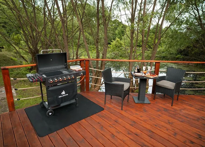 Glamping Luzec 럭셔리텐트 네이데크