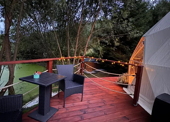 Glamping Luzec 럭셔리텐트 네이데크